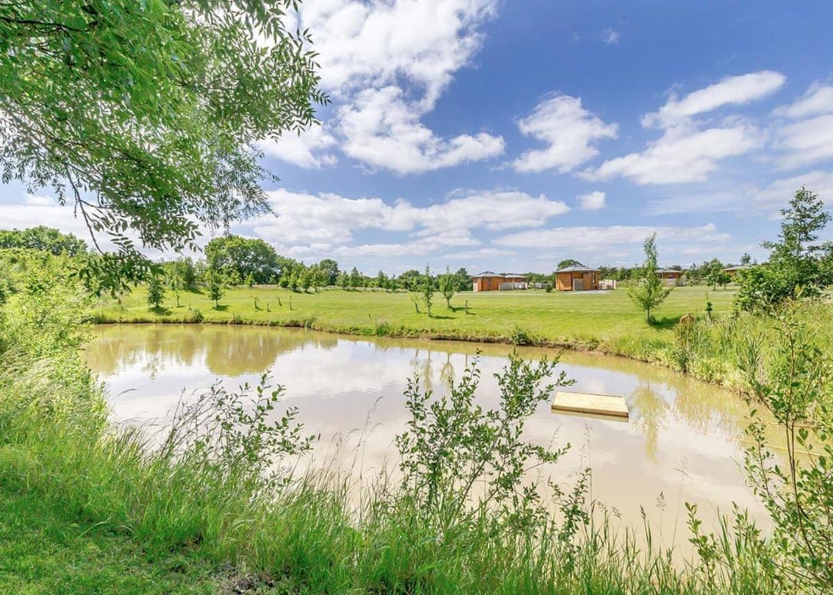 Green Meadows Park Garton エクステリア 写真